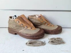 8459 CHAUSSURES VINTAGE IMITATION PATAUGAS TAILLE 40 NEUF