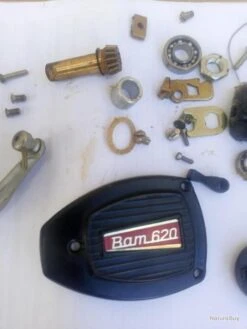 LOT IMPORTANT DE PIECES POUR MOULINET BAM 620 . ( PIECES NEUVES ) 11 LOT IMPORTANT DE PIECES POUR MOULINET BAM 620 . ( PIECES NEUVES ) -Pêche Soldes Magasin 00004 LOT IMPORTANT DE PIECES POUR MOULINET BAM 620 . PIECES NEUVES