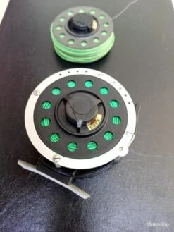 MOULINET MOUCHE AUTOMATIC MITCHELL 710 AVEC SES DEUX BOBINES . PARFAIT ETAT . PETIT PRIX . -Pêche Soldes Magasin 00005 MOULINET MOUCHE AUTOMATIC MITCHELL 710 AVEC SES DEUX BOBINES . PARFAIT ETAT . PETIT PRIX