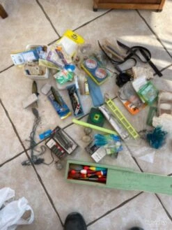 Lot Accessoires De Pêche Environ 12 Kilos -Pêche Soldes Magasin 00007 Lot accessoires de peche environ 12 kilos