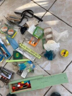 Lot Accessoires De Pêche Environ 12 Kilos -Pêche Soldes Magasin 00008 Lot accessoires de peche environ 12 kilos