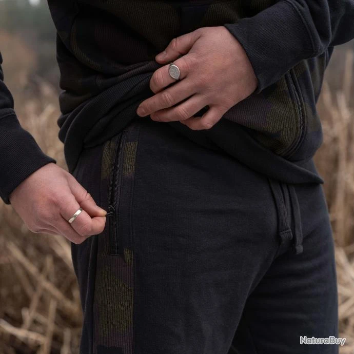 Avid Carp Distortion Onesie XXL 11 Avid Carp Distortion Onesie XXL – Image 9