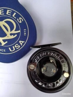 Moulinet Mouche ROSS CANYON N°1 (made In USA).Jamais Servi. Noir Anodisé. Large Arbor. Soie 0 à 3. 16 Moulinet Mouche ROSS CANYON N°1 (made In USA).Jamais Servi. Noir Anodisé. Large Arbor. Soie 0 à 3. -Pêche Soldes Magasin 00030 Moulinet mouche ROSS CANYON N 1 made in USA .Jamais servi. Noir anodise. Large arbor. Soie 0 a 3